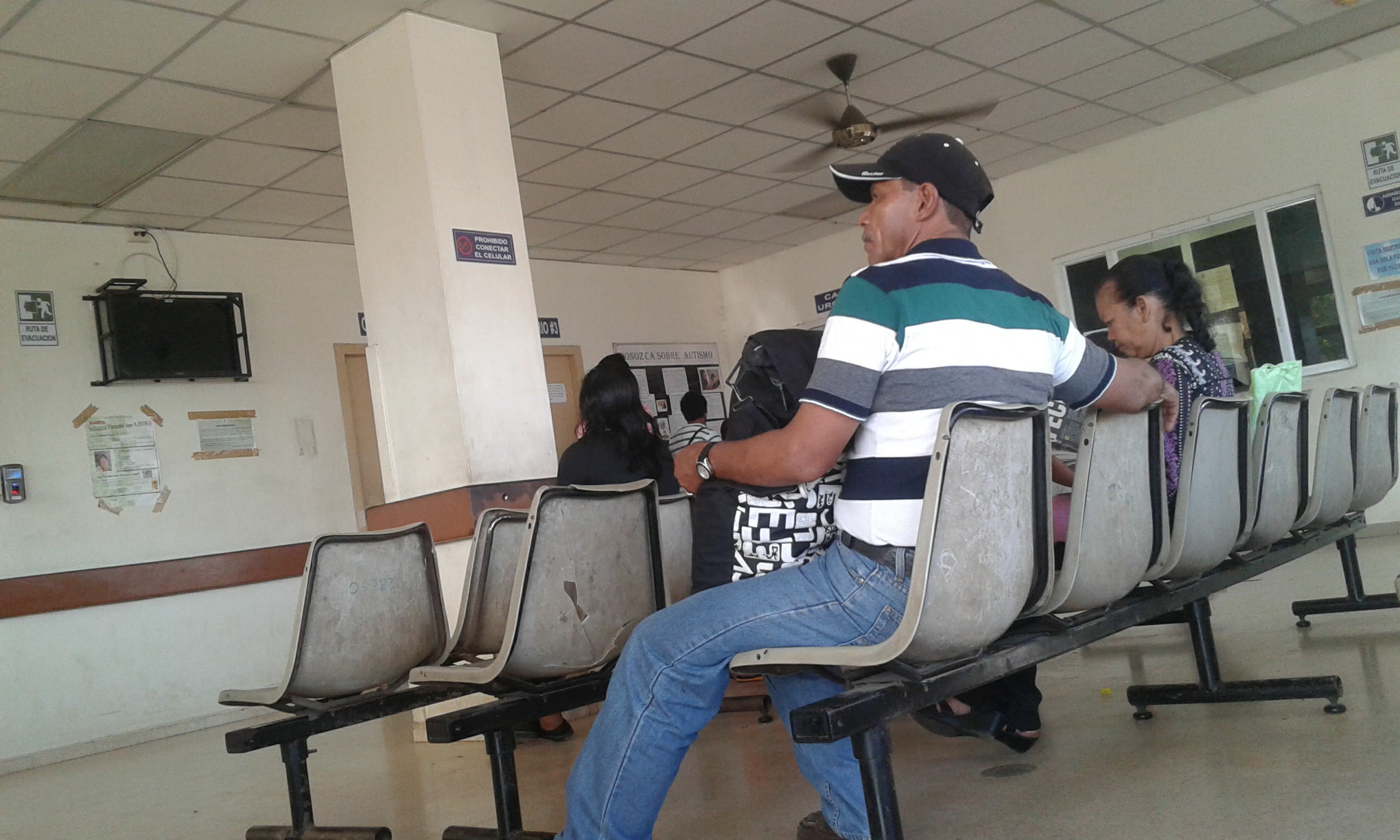 Déficit de médicos en hospital Nicolás A. Solano | Critica