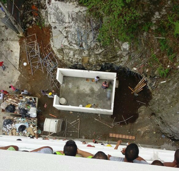 Obrero muere al caer de octavo piso de edificio en Tumba Muerto | Critica