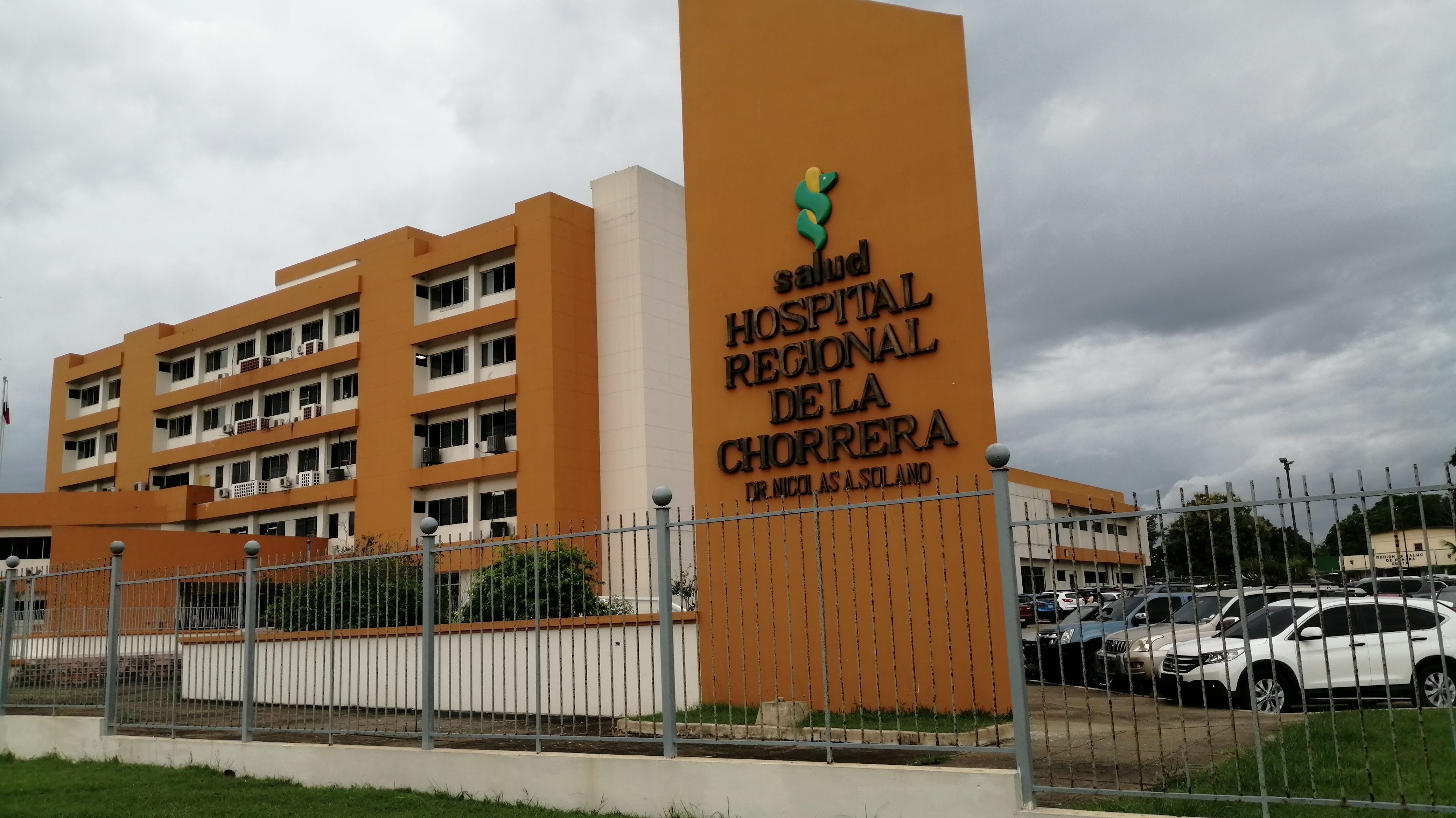 22 médicos cubanos para el hospital Nicolás Solano | Critica