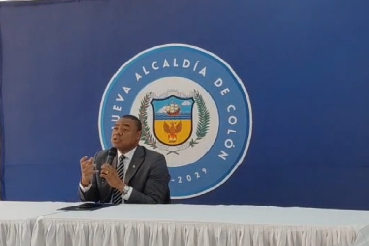 Alcaldía de Colón prioriza feria y rechaza instalación de juegos mecánicos
El alcalde Diógenes Galván dijo que la Alcaldía de Colón posee la facultad legal exclusiva para la concesión de estos permisos.