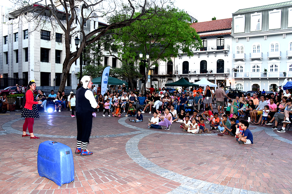#VidaCri Será una jornada gratuita que llevará espectáculos de teatro, circo, danza, música y performance a distintos espacios públicos.