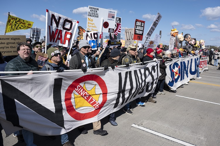 #MundoCri La protesta busca denunciar las acciones de la Administración de Donald Trump y motivar la participación en las próximas elecciones intermedias de Estados Unidos.