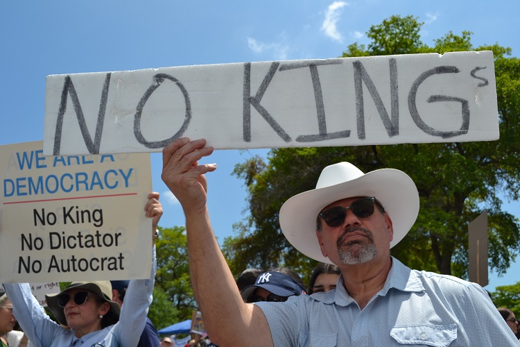 Tensión en EE.UU.: protestas contra Trump terminan con 80 detenciones