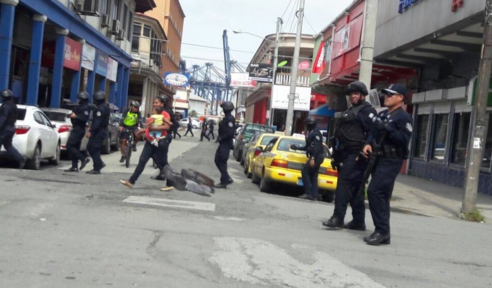 Amarran y roban a cubanos dentro de apartamento 
El hecho ocurrió cuando los delincuentes ingresaron a un apartamento ubicado en calle 7, Parque Sucre, edificio 8051, tercer piso, donde sorprendieron a las víctimas.