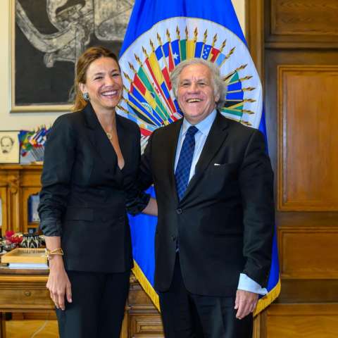 Irene Delgado y Secretario Genral de OEA , Luis Almagro 