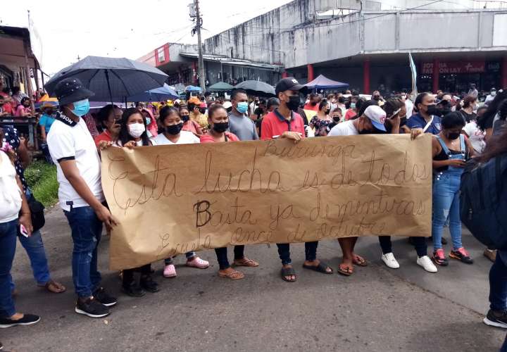 Estudiantes y docentes de 6 escuelas salen a protestar