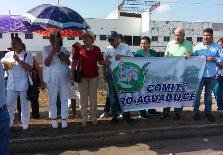 Protestan por atraso en construcción de policlínica en Aguadulce
