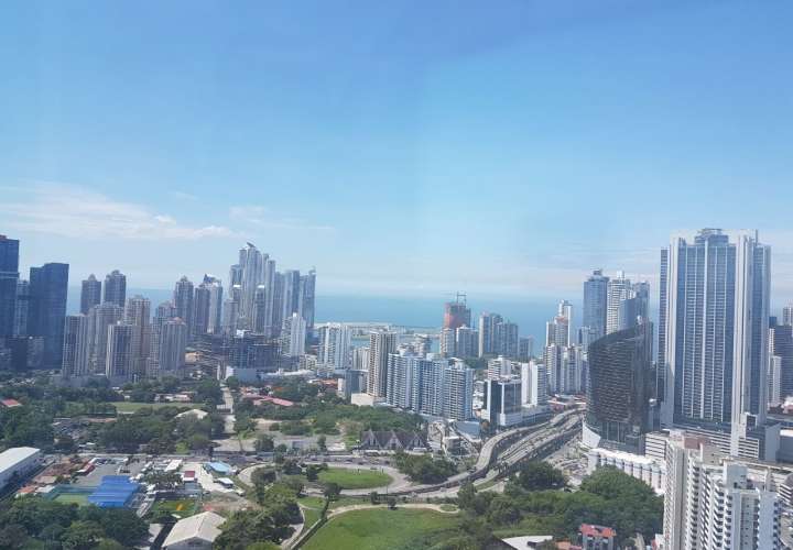 Vista general del área bancaria de Panamá desde Soho Mall.  /  Foto: Néstor Vásquez