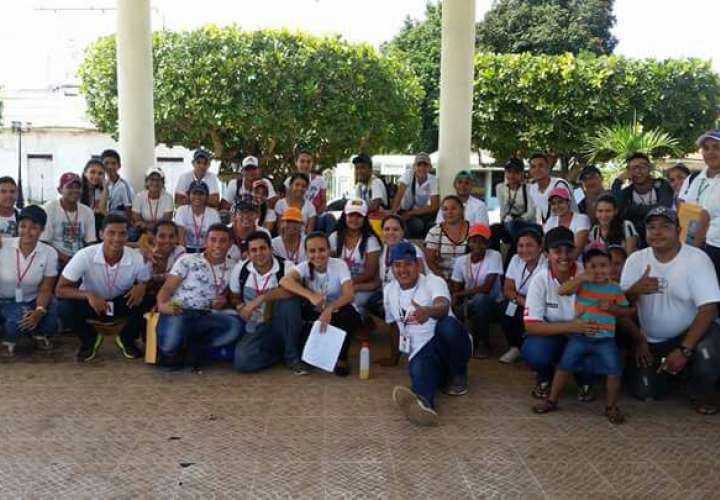 Jóvenes apoyan censo de la JMJ en Aguadulce 