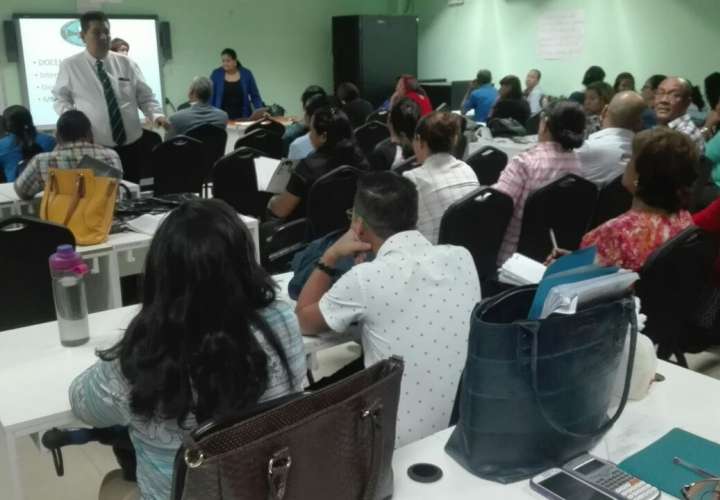Niegan participación de padres en reunión de IPT Juan Díaz