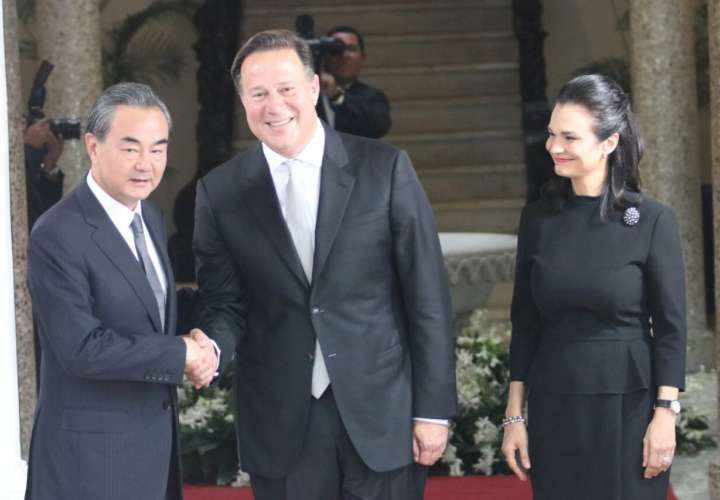 Panamá y China establecerán diálogo por la paz y bien común