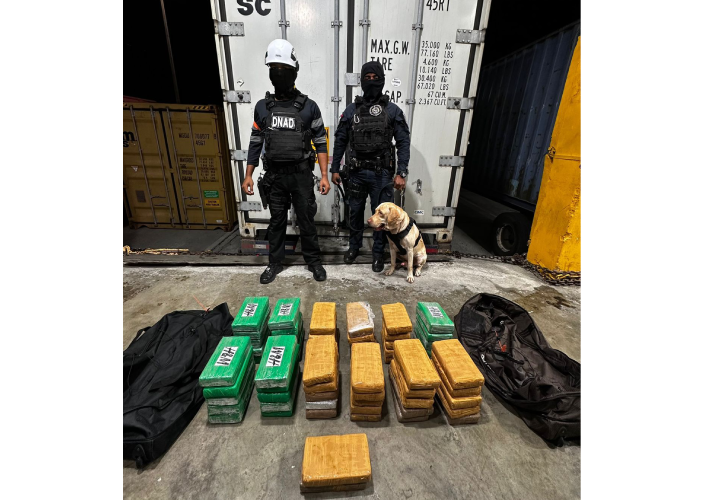 Incautan 62 paquetes de drogas en puerto de Colón. Cae un sujeto