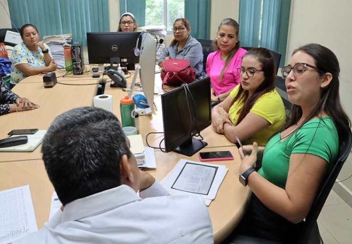 Reunión del Meduca con un grupo de educadores de Veraguas.