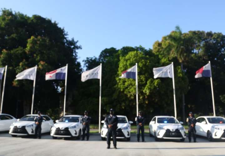 ATP dona a la Policía de Turismo 12 autos para seguridad