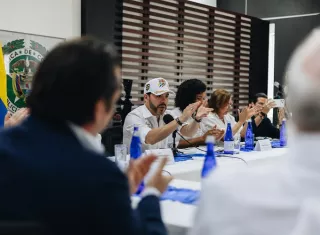 Abelardo de la Espriella, aseguró que la decisión no significa un porte indiscriminado de armas, habrá controles. Foto. @infopresidencia