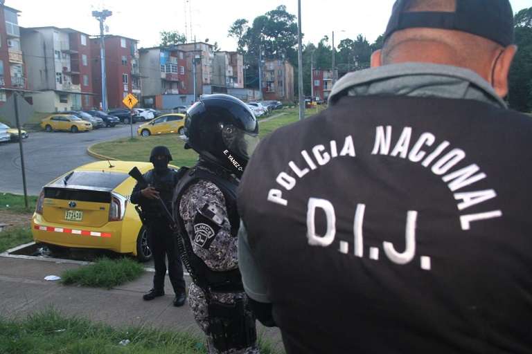 Policía allanó varios puntos en la provincia de Colón.