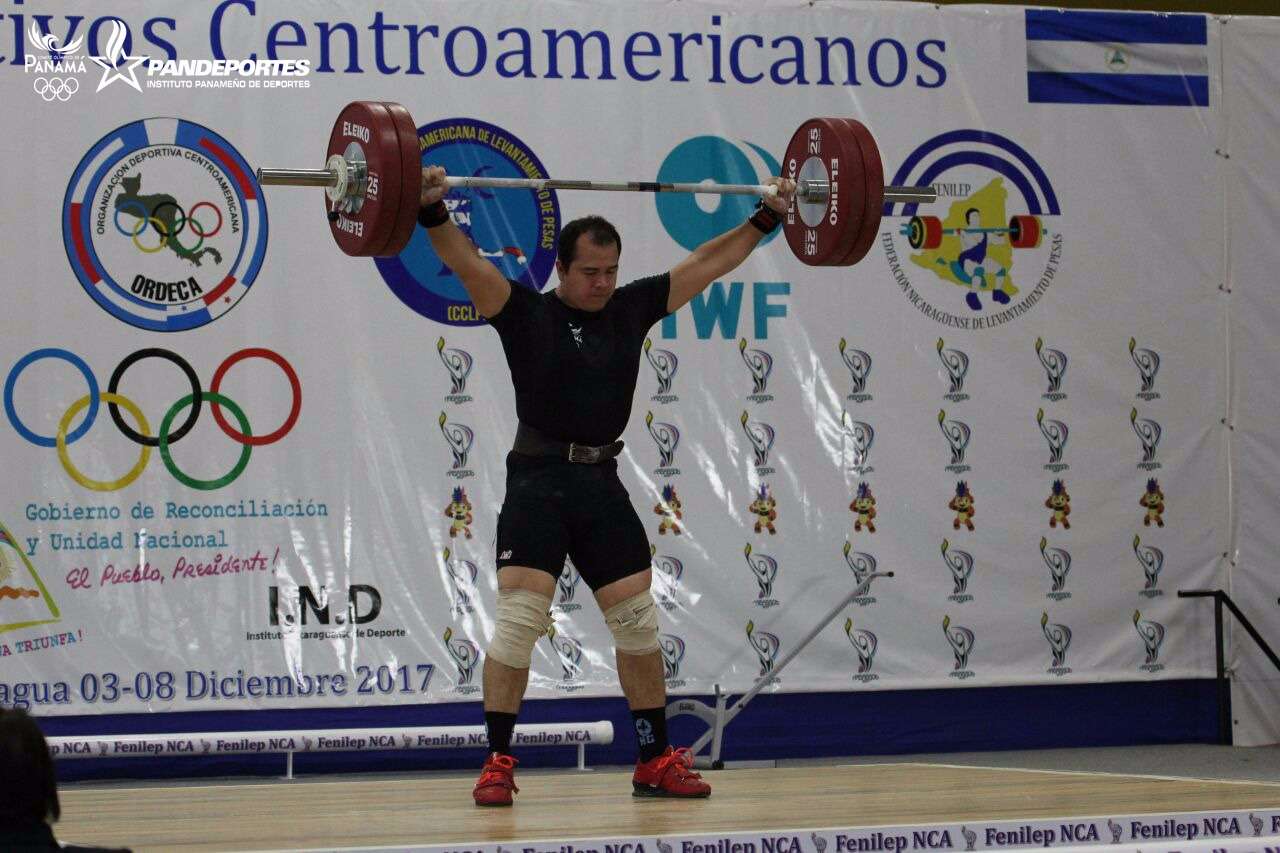 Mario Martínez ganó una medalla de bronce en arranque de la categoría de los 105 kilos. Foto: Pandeportes