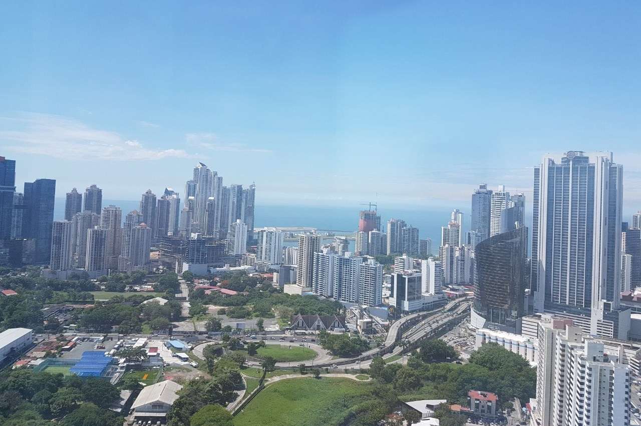 Vista general del área bancaria de Panamá desde Soho Mall.  Foto: Néstor Vásquez