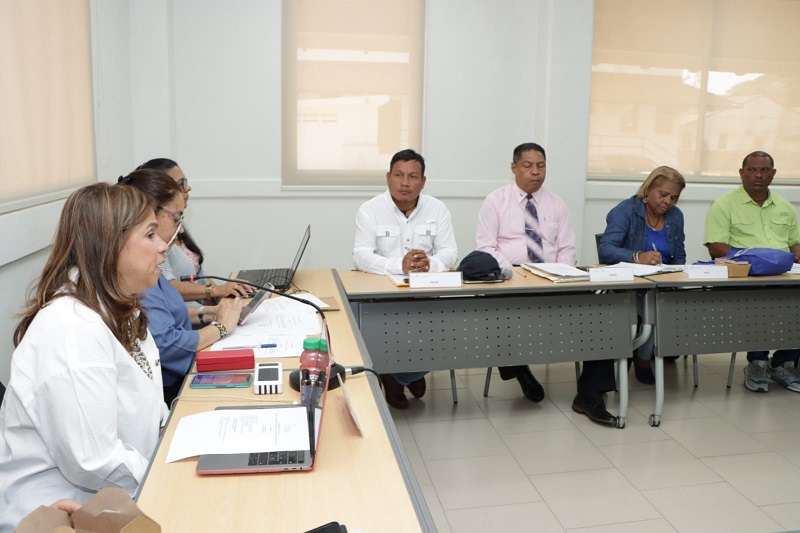 Gremios Docentes y Ministerio de Educación realizan la primera reunión de la Mesa Bilateral.