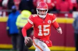 Mahomes busca otra opinión sobre lesión de ligamento anterior cruzado