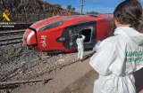 Buscan las causas del choque de dos trenes, con al menos 40 muertos