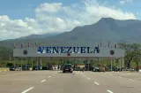 Pasajeros improvisan rutas por tierra y líneas internas para salir de Venezuela
