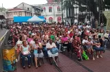 Más de 400 madres celebran su día en el parque de Santa Ana