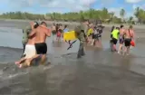 Corriente arrastra dos jóvenes en playa Los Olivos; casi se ahogan