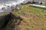 ¡El mar se mete al cementerio! Piden muro urgente en Gobea