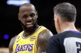 LeBron se corona como el jugador con más partidos en la historia de la NBA