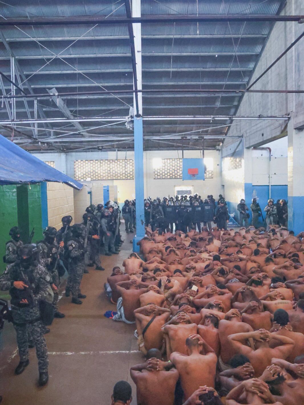 Madrugan a presos de Colón ¡5 fotos que muestran que hay requisas!  