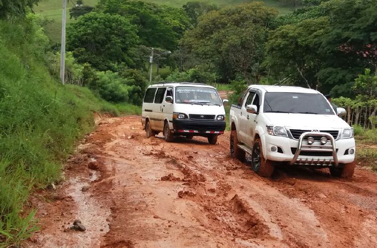 Residentes de Chiguirí abajo, en la provincia de Coclé, piden a las autoridades del Ministerio de Obras Públicas que pronto inicien los trabajos de construcción de las calles en la comunidad, porque son intransitables los caminos de penetración.