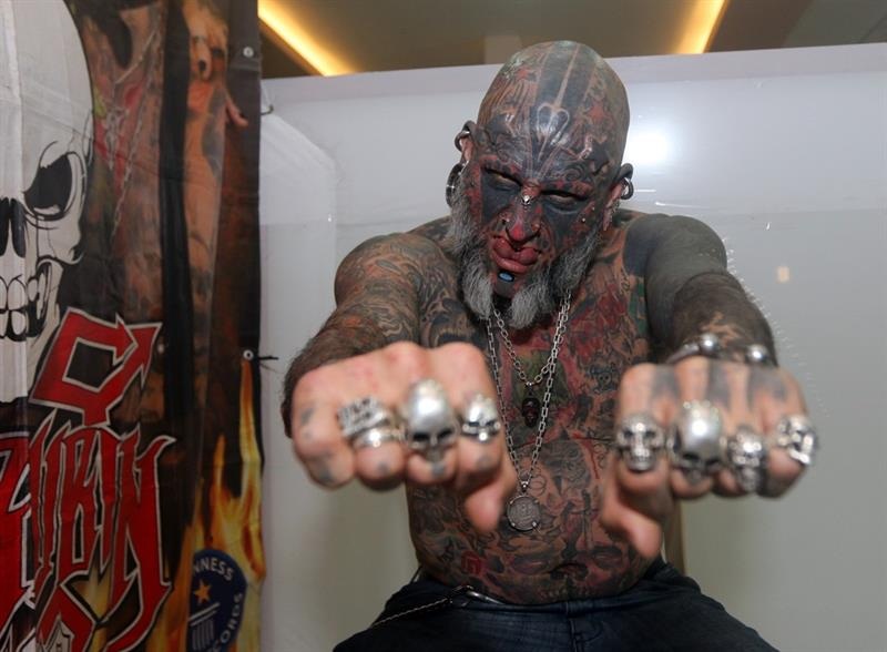 El uruguayo Víctor Peralta participa como invitado especial durante la IV Convención Internacional Tatto 2016, que se celebra hasta el domingo en la ciudad boliviana de Santa Cruz.  /  Foto: EFE