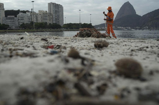 El punto crucial del problema yace en los diferentes tipos de pruebas utilizadas para determinar la sanidad y la seguridad de las aguas de zonas recreativas.  /  Foto: AP