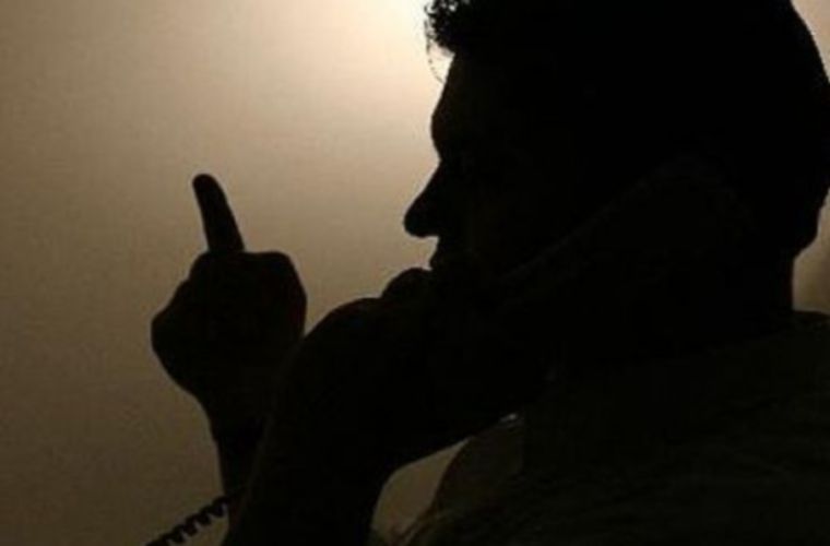 A la población, para que no coman del cuento de los estafadores que te llaman diciendo que trabajan para compañías de telefonía celular y que uno se ha ganado un premio. La Procuraduría alertó a que no hagan caso a estos estafadores. Te preguntan todos tus datos, hasta números de cuenta. ¡Cierra esa llamada!