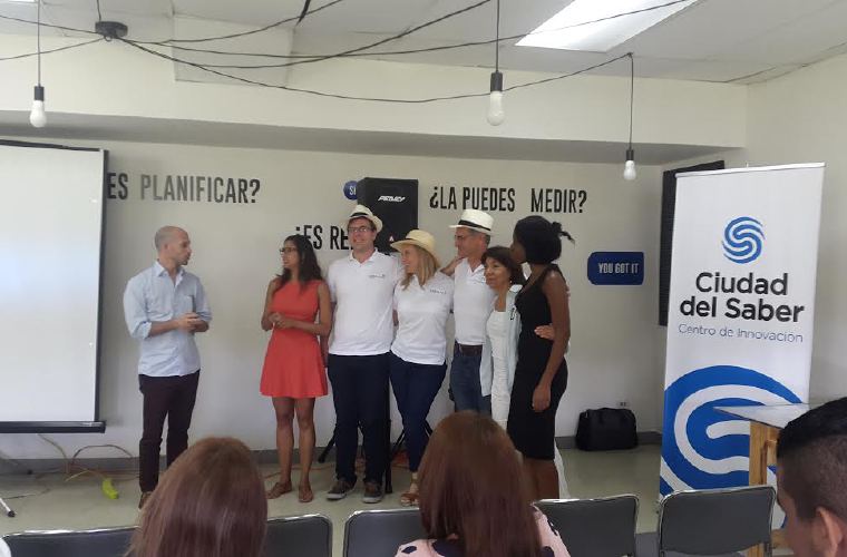 Para diez colaboradores de alto potencial SAP de Alemania, Gran Bretaña, Francia, Estados Unidos, India, Canadá, Hungría, República Checa y Filipinas, que realizaron acciones de voluntariado en cuatro organizaciones sociales en el país: Fundación Calicanto, Movimiento Nueva Generación, Ciudad del Saber y Esperanza Social Venture Club. 