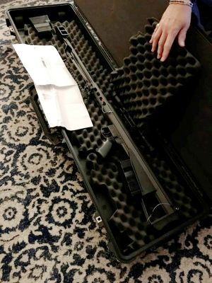 Un rifle de asalto fue entregado erróneamente a una pareja de Oceanside el 15 de diciembre de 2016. (Crédito: Joel Berman)