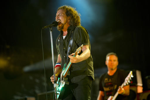 En esta foto de archivo del 2 de septiembre de 2012, Pearl Jam se presenta en el festival de música "Made In America" en Filadelfia. / Foto: AP