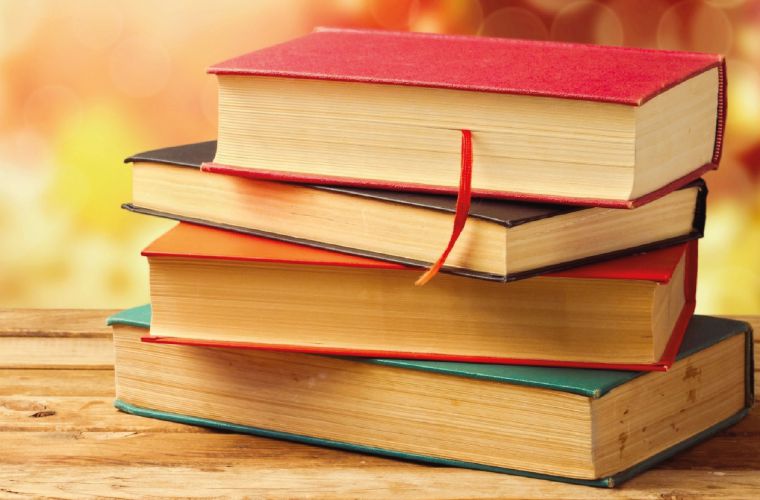 Para las autoridades de la Universidad de Panamá, ya que en el marco de la celebración del Día Internacional del Libro, la Librería Universitaria tiene programada para el próximo 24 y 25 de abril la primera Feria del Libro Universitario, actividad que se verificará en las instalaciones de esta unidad administrativa.