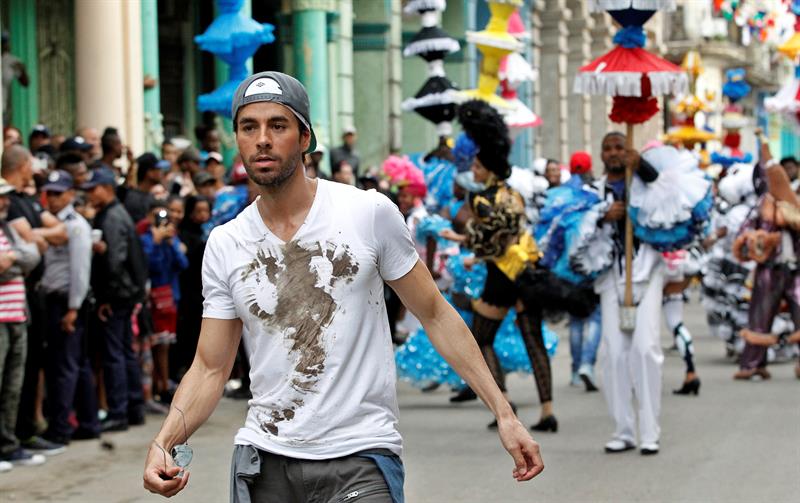 El cantante español Enrique Iglesias en la grabación de su último videoclip, el pasado mes de enero en La Habana. EFE/Archivo