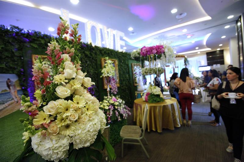Un grupo de personas visita la feria Expo Novias en Boda. / Foto: EFE