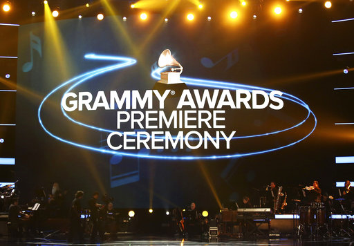 Vista general del escenario en la 59 edición anual de los Premios Grammy en Los Ángeles.  /  Foto: AP