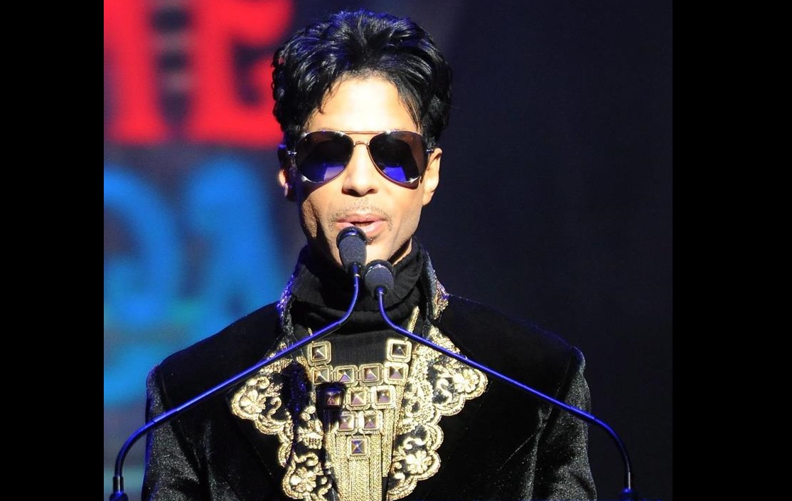 El músico estadounidense Prince, fallecido el 21 de abril de 2016, en Minesota, por una sobredosis de opiáceos. EFE/Archivo