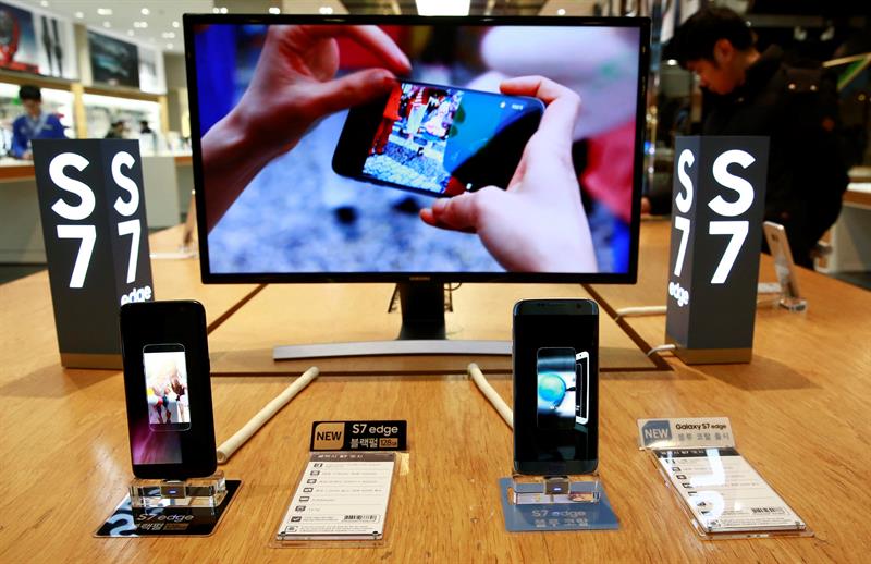 Vista de una tienda en la sede de Samsung Electronics en Seúl (Corea del Sur). EFE/Archvio