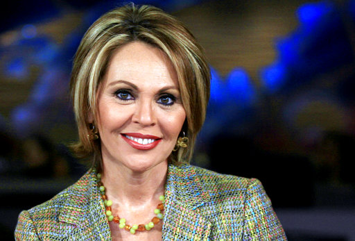 María Elena Salinas, quien nació en Los Ángeles de padres mexicanos, dijo que planea comenzar en enero un nuevo capítulo en su carrera.  /  Foto: AP Archivo