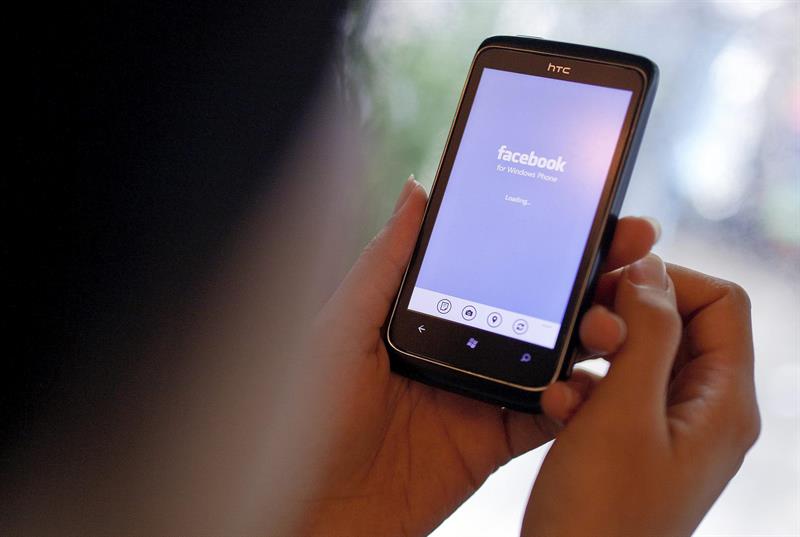 El atractivo número de víctimas potenciales en 2016 ya se estima en unos 2.340 millones de personas contaban con perfiles en comunidades de internet. / EFE