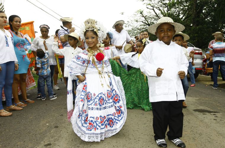 La niña Arielis Yaziel Sánchez Santamaría fue seleccionada como la reina de la Semana del Campesino del 2017 de la escuela Adolfo José de Fábrega, en Montijo de Veraguas.