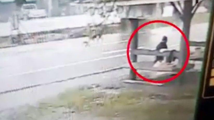 La mujer se apreciaba visiblemente asustada.