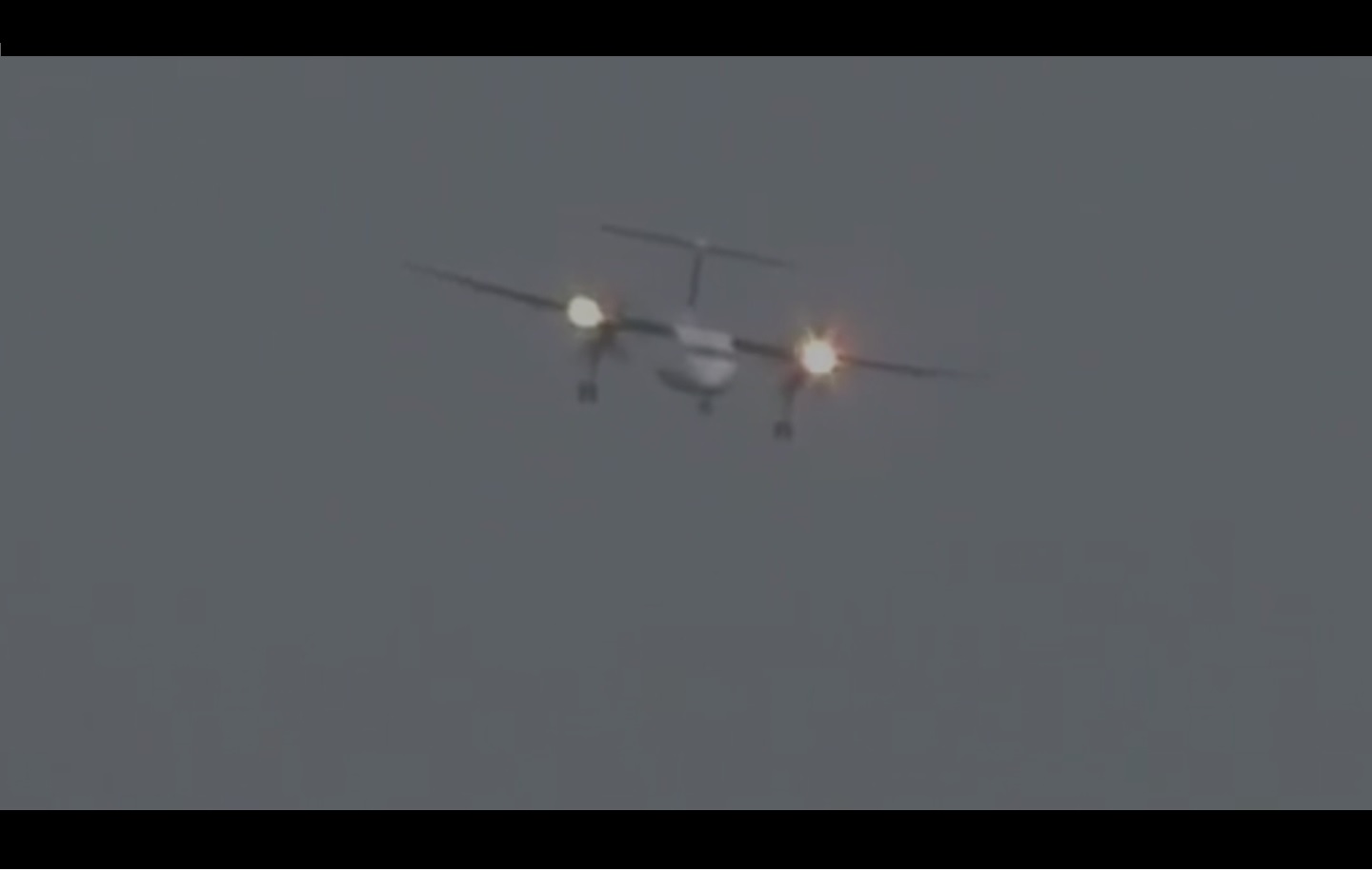 El avión estuvo a punto de colapsar en medio de los fuertes vientos. Captura de video