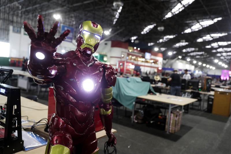 "Iron man", personaje de Marvel Comics, exhibido durante el inicio de la Campus Party de Sao Paulo (Brasil). EFE